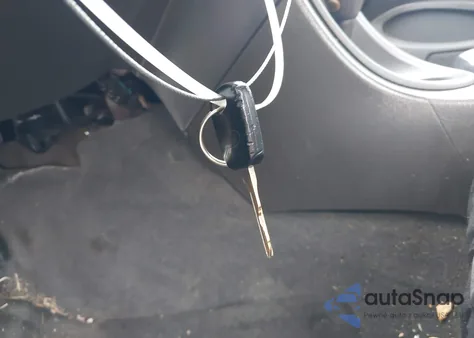 2001 Ford Mustang z USA, uszkodzony, nr VIN 1FAFP40481F190084